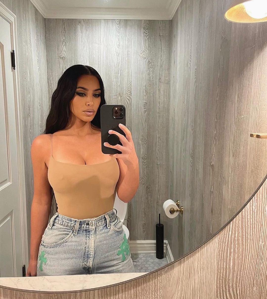 Kim Standard Mirror Selfie 1